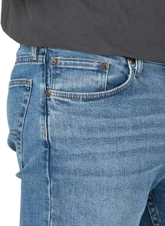 Wrangler Authentics Men's Regular Fit Comfort Flex Waist Jean